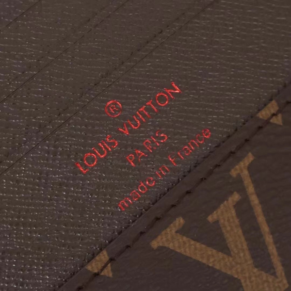 LVコピーウォレット着用イメージ